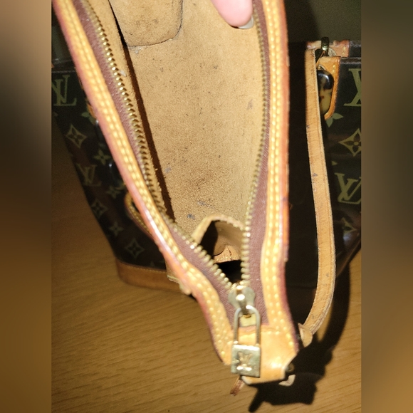 LOUIS VUITTON Monogram Sac Ambre MM w/ Pouch - Picture 9 of 16